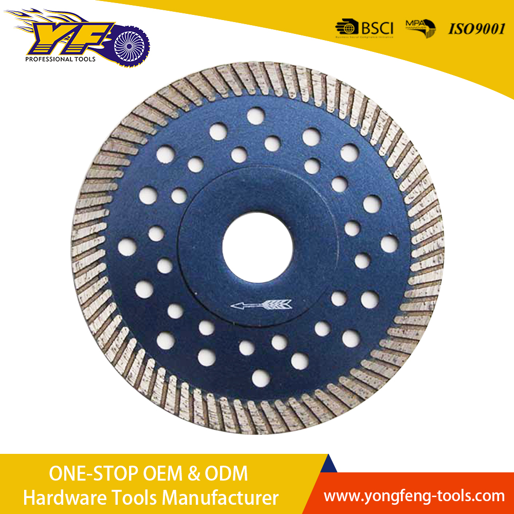 Wide teeth granite cutting saw blade